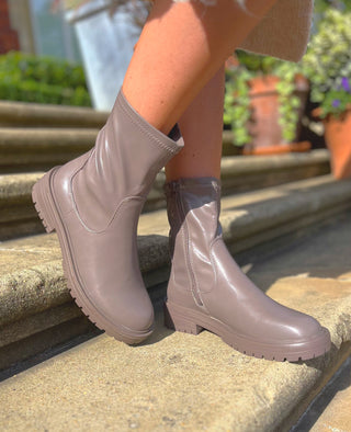 Jade: Women's Chunky Pull On Biker Boot - Mushroom