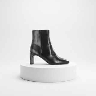 Vivi: Low Heel Ankle boot - Black