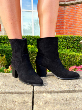 Jane: Western boots- Black